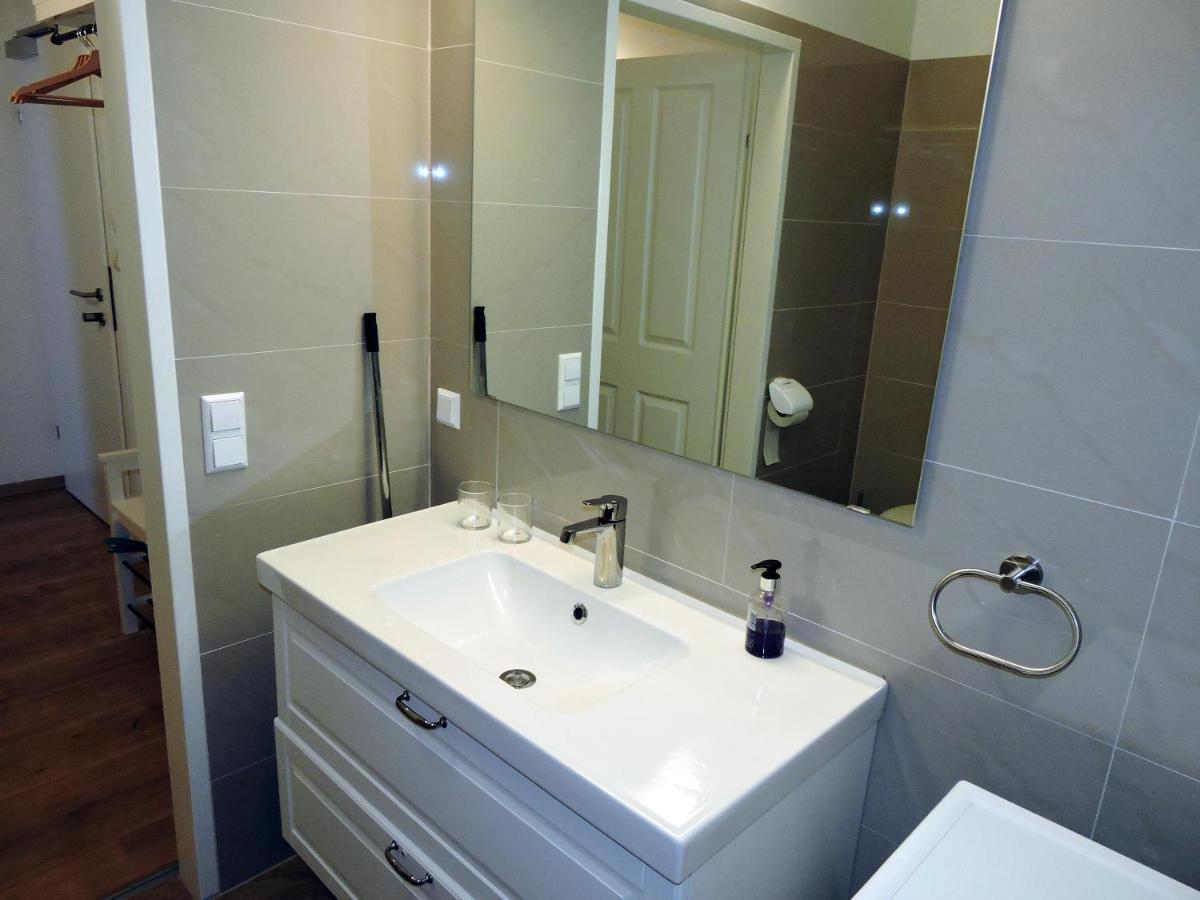 211 Amsterdam, Studio Apartment, 30M2 1-4 Pers Klagenfurt am Woerthersee Ngoại thất bức ảnh