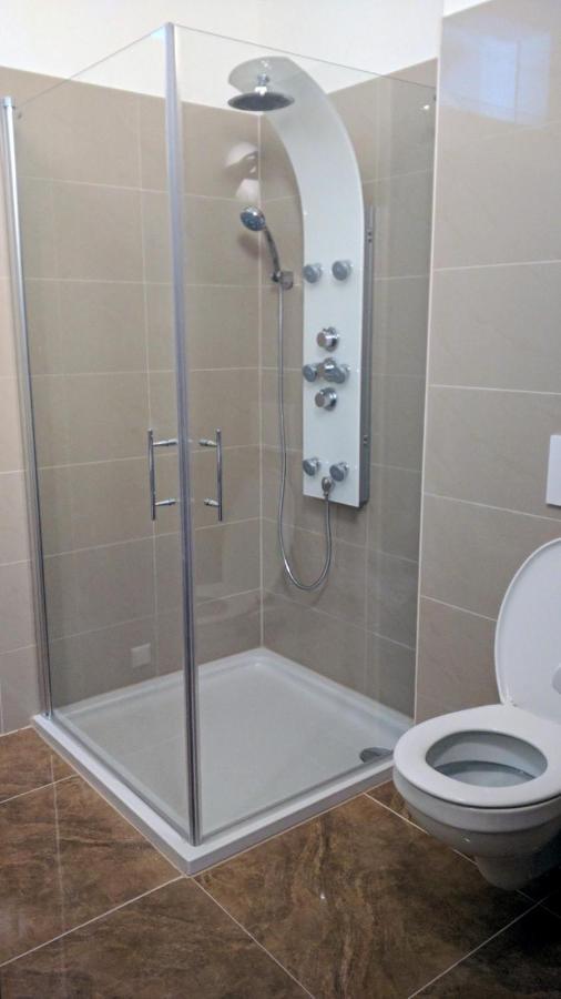 211 Amsterdam, Studio Apartment, 30M2 1-4 Pers Klagenfurt am Woerthersee Ngoại thất bức ảnh